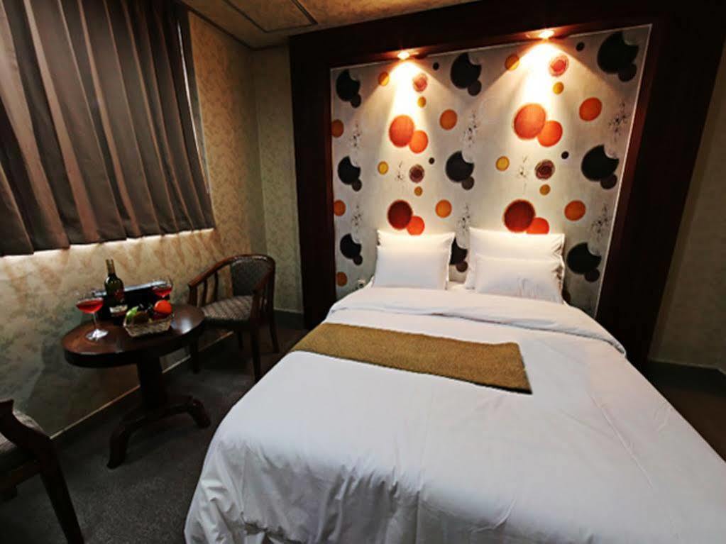 Uijeongbu Tourist Hotel Exteriér fotografie